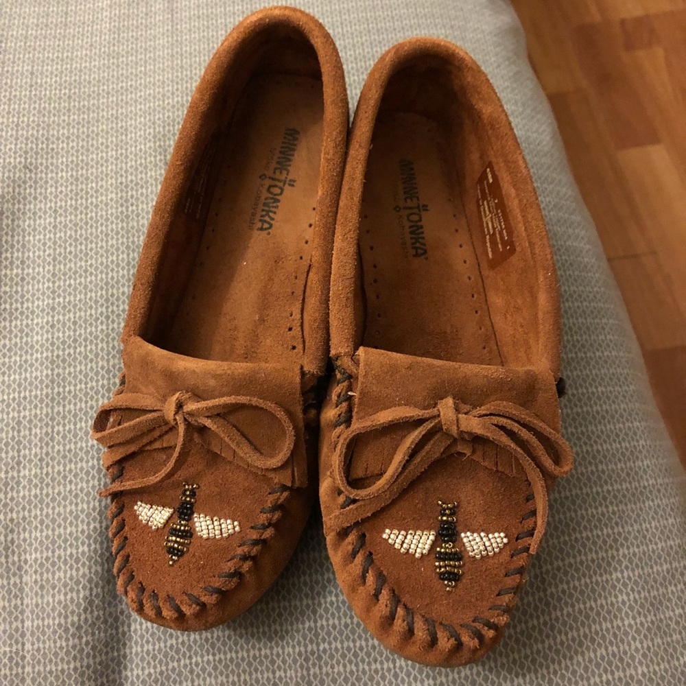 Minnetonka Bee Moccasins